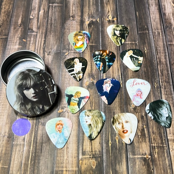 5for$10 Taylor Swift Guitar Picks 12 Pack Picks with Tin Box Electric Guitar - Picture 1 of 7